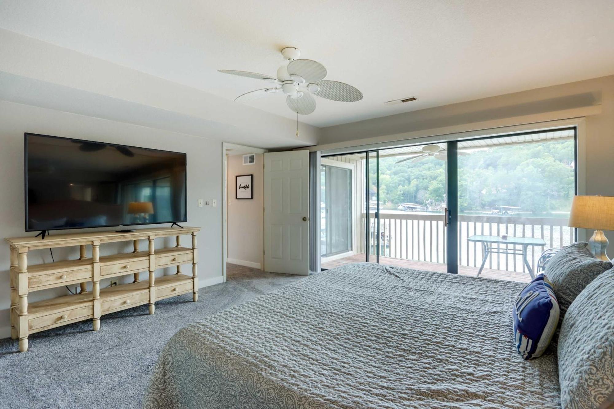 Lakefront Osage Beach Condo With Community Pool 外观 照片